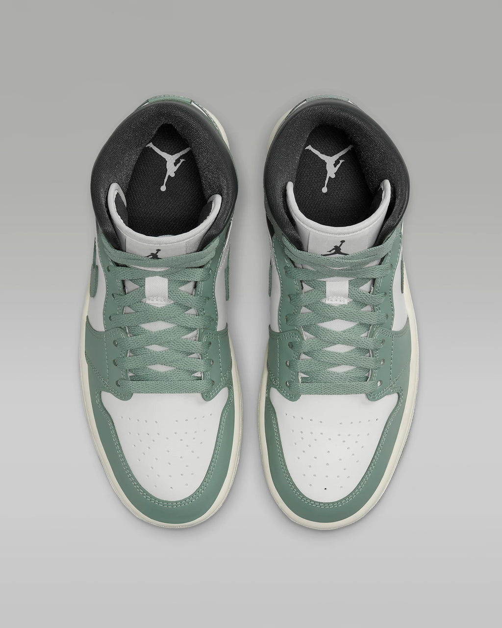 Nike WMNS Air Jordan 1 Mid BQ6472-130