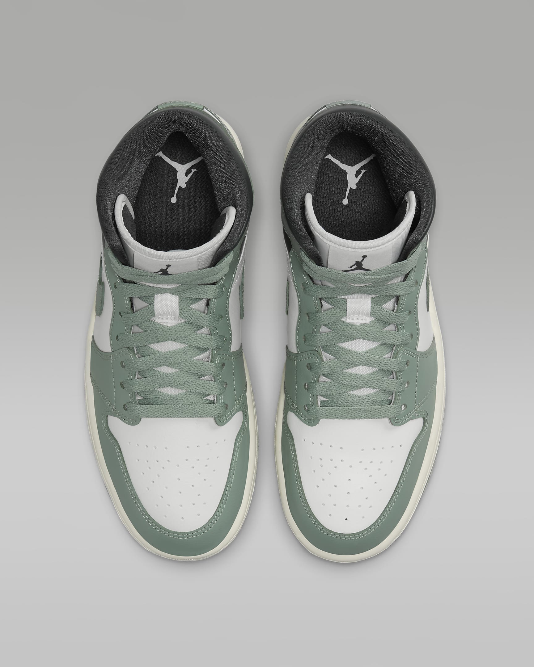 Nike WMNS Air Jordan 1 Mid BQ6472-130