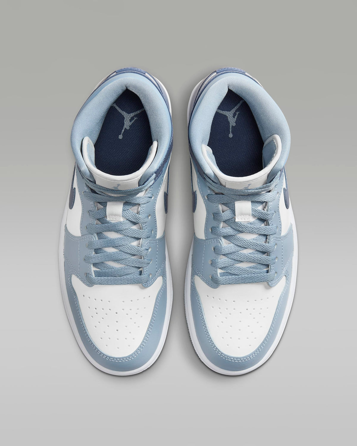 Nike WMNS Air Jordan 1 Mid BQ6472-140