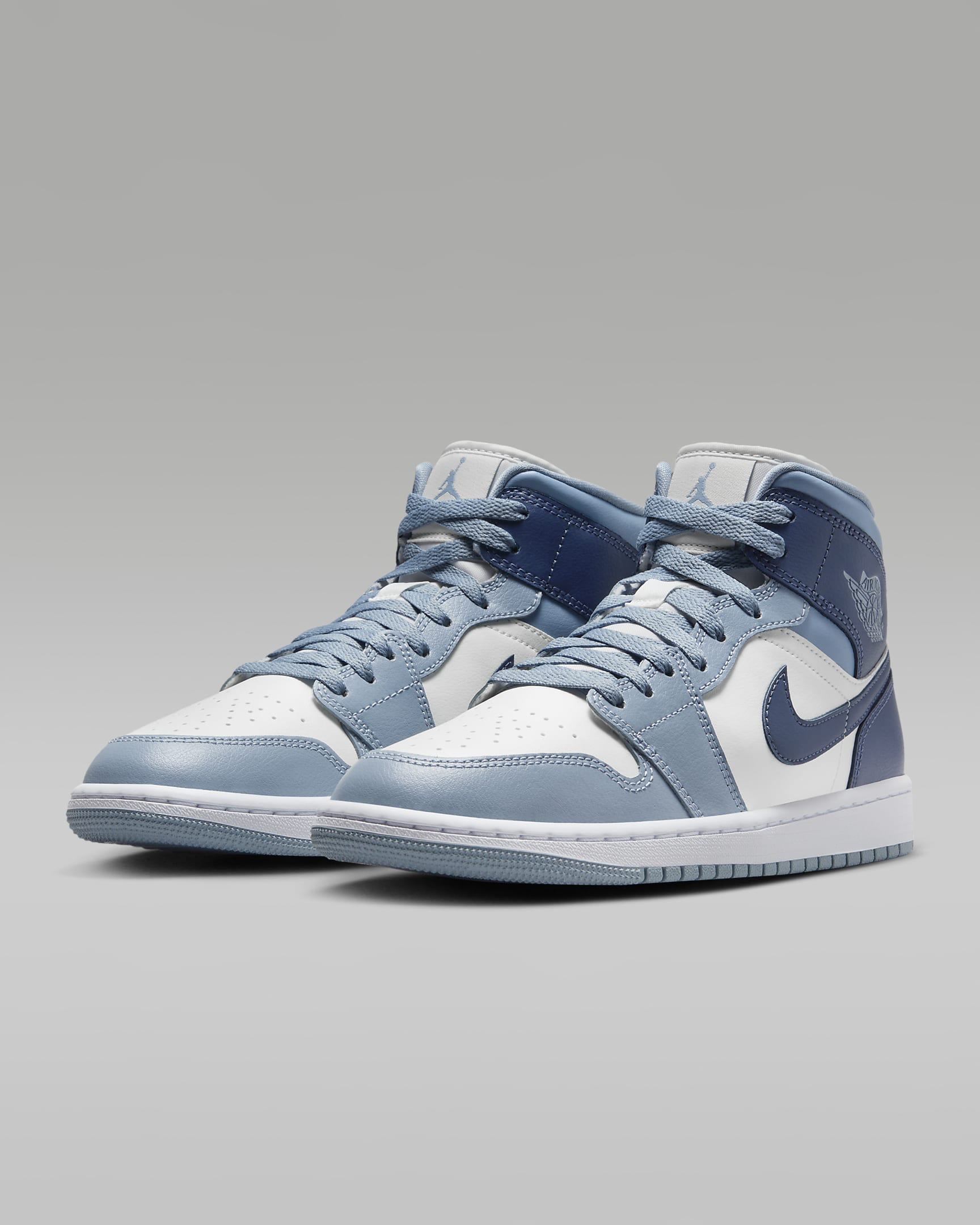 Nike WMNS Air Jordan 1 Mid BQ6472-140