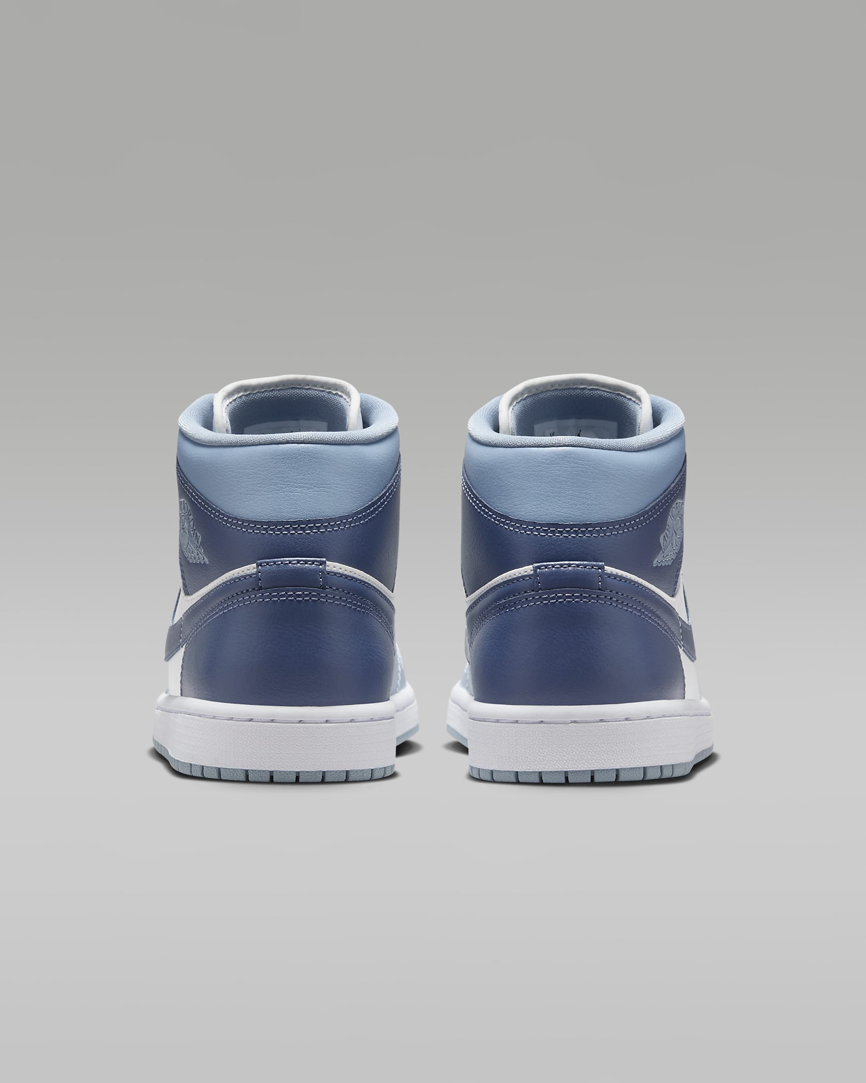 Nike WMNS Air Jordan 1 Mid BQ6472-140