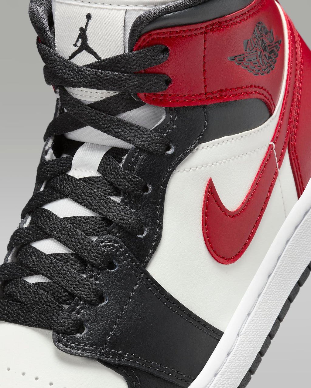 Nike WMNS Air Jordan 1 Mid BQ6472-160