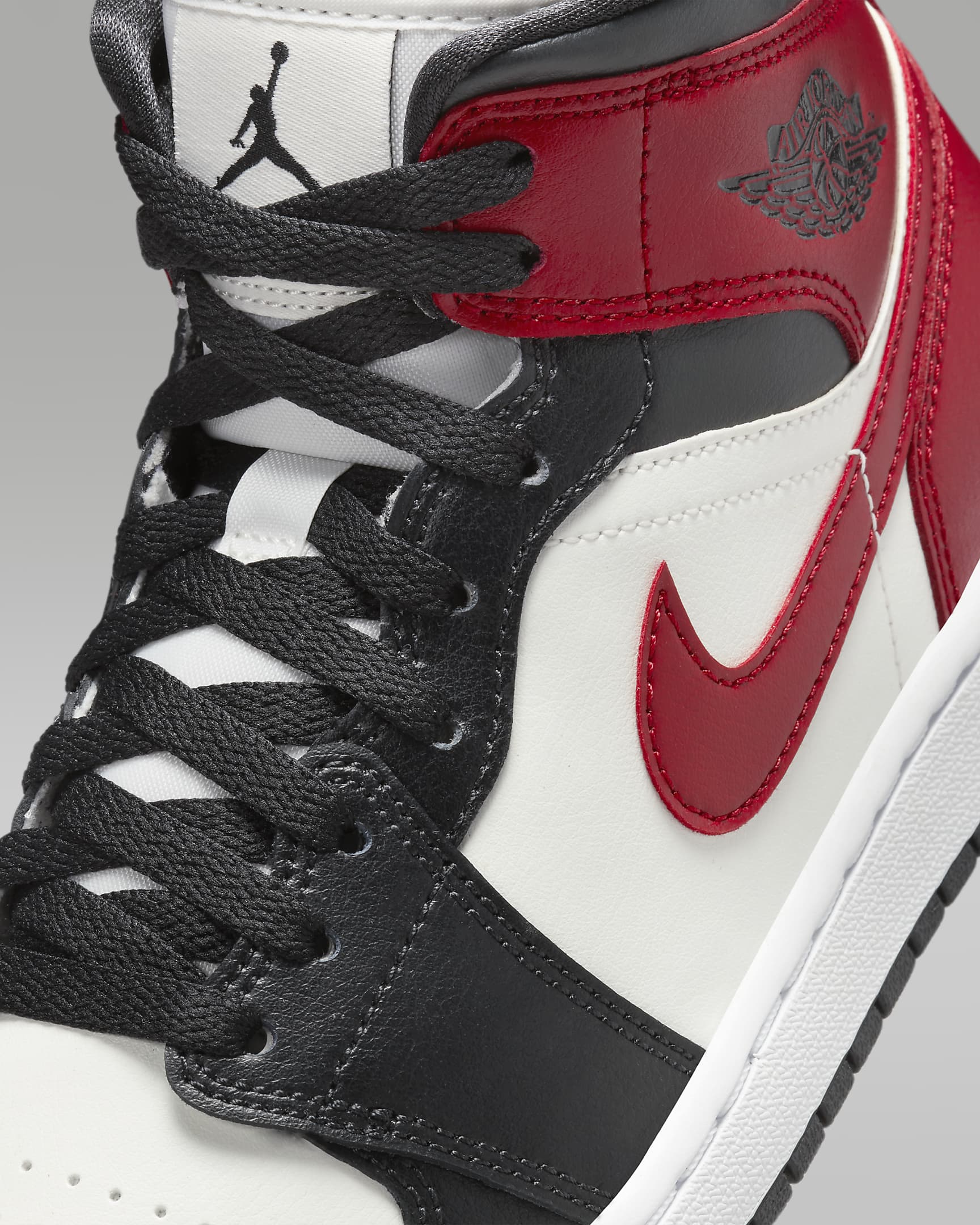 Nike WMNS Air Jordan 1 Mid BQ6472-160